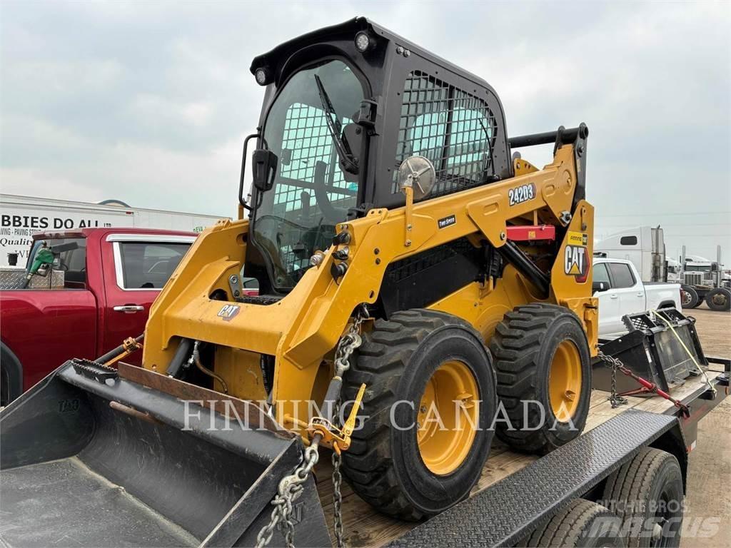 CAT 242D3 Kompaktlastere