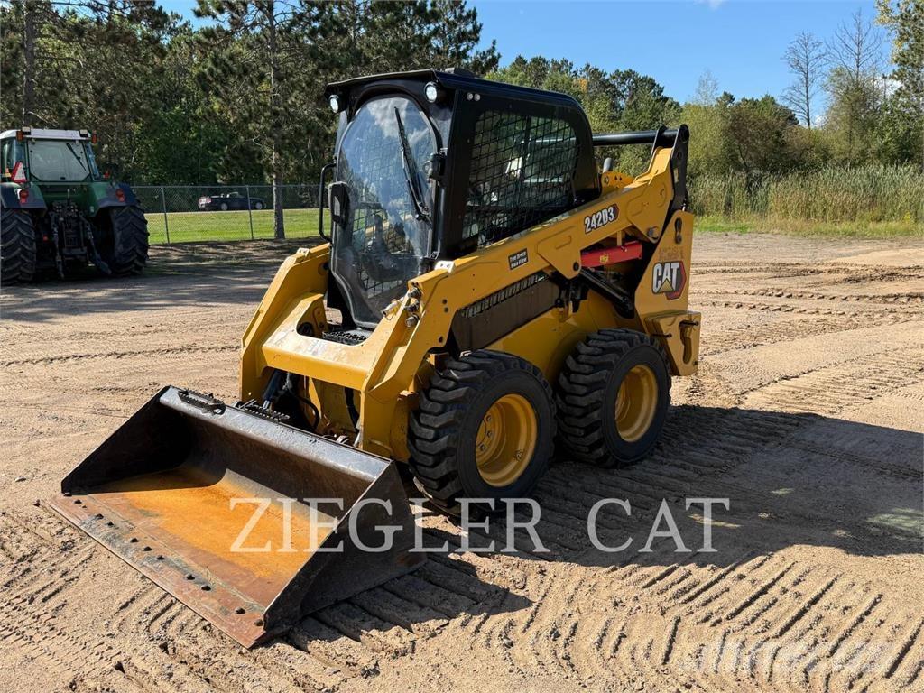 CAT 242D3 Kompaktlastere