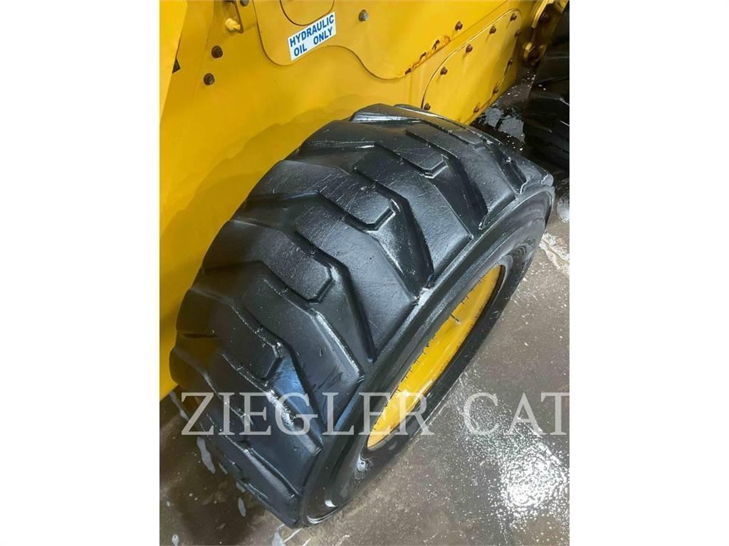 CAT 246D3 Kompaktlastere