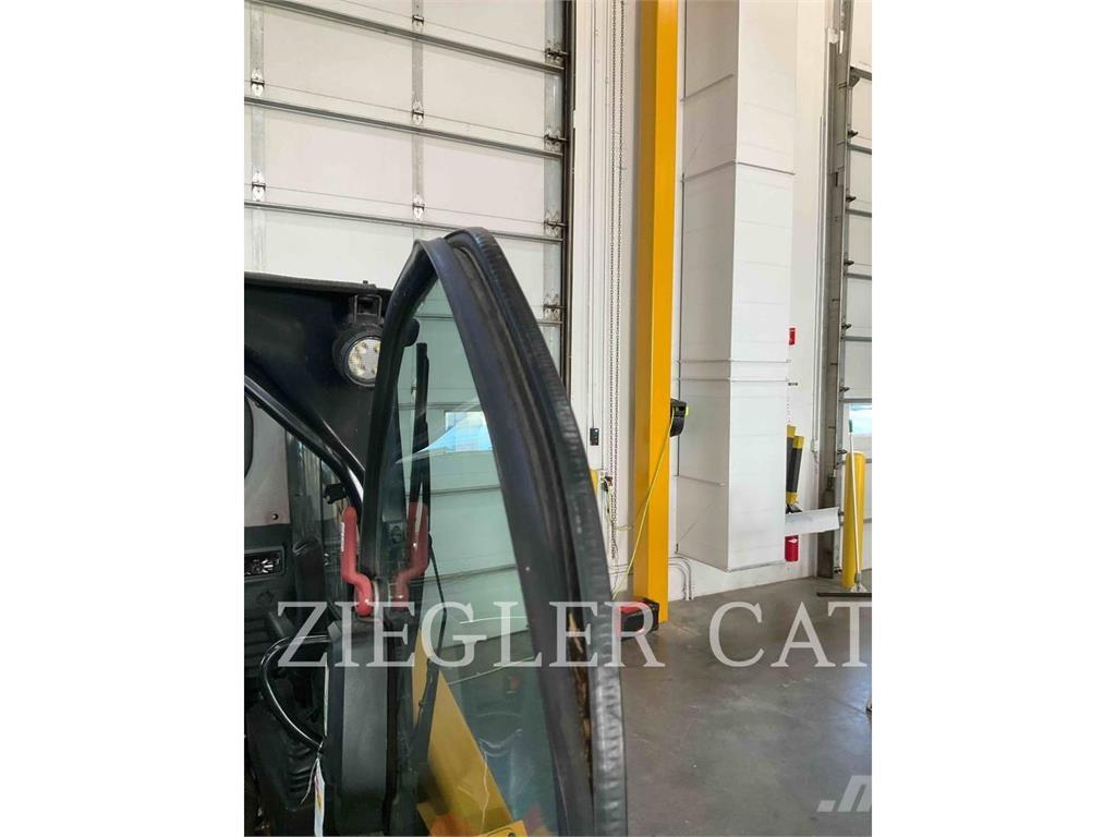 CAT 246D3 Kompaktlastere