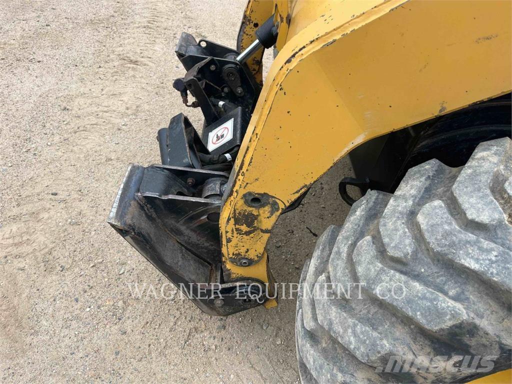 CAT 252B Kompaktlastere