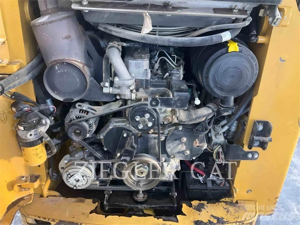 CAT 257B3 Beltelastere