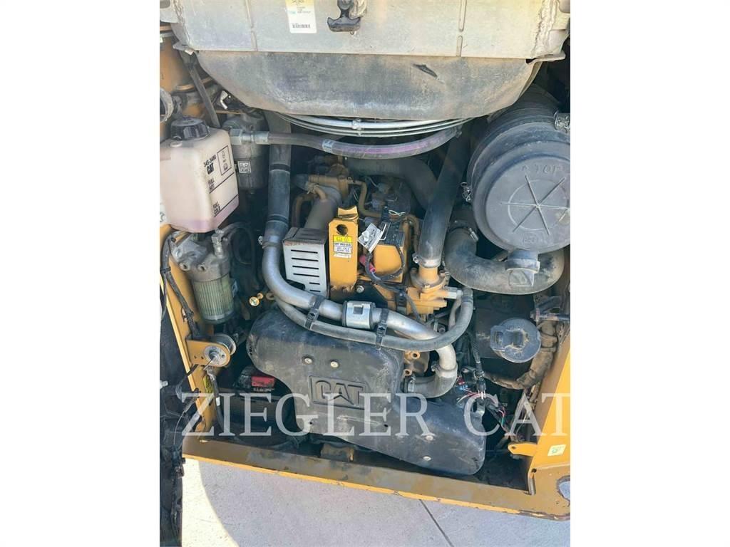 CAT 257D Beltelastere