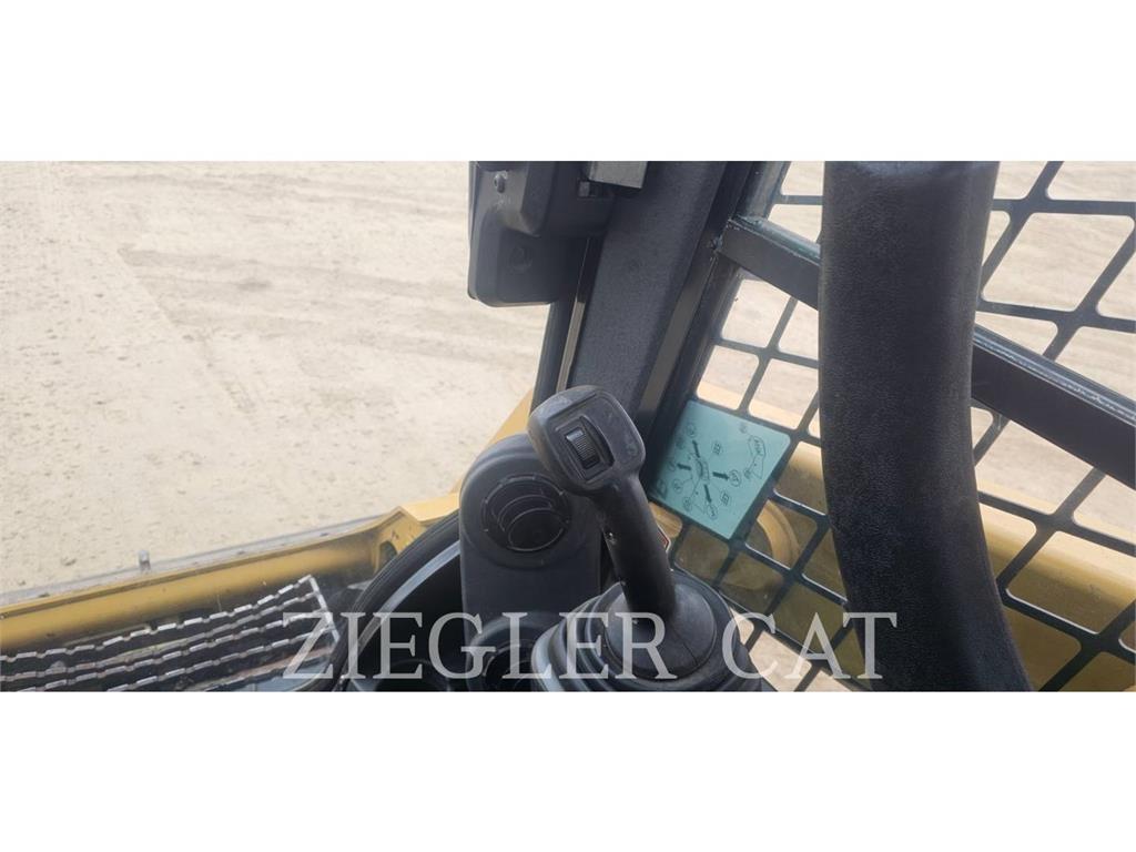 CAT 257D Beltelastere