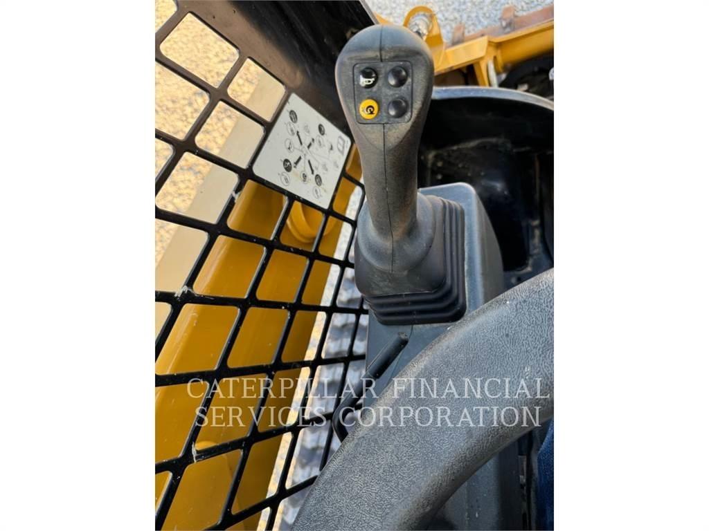 CAT 259D3 Beltelastere