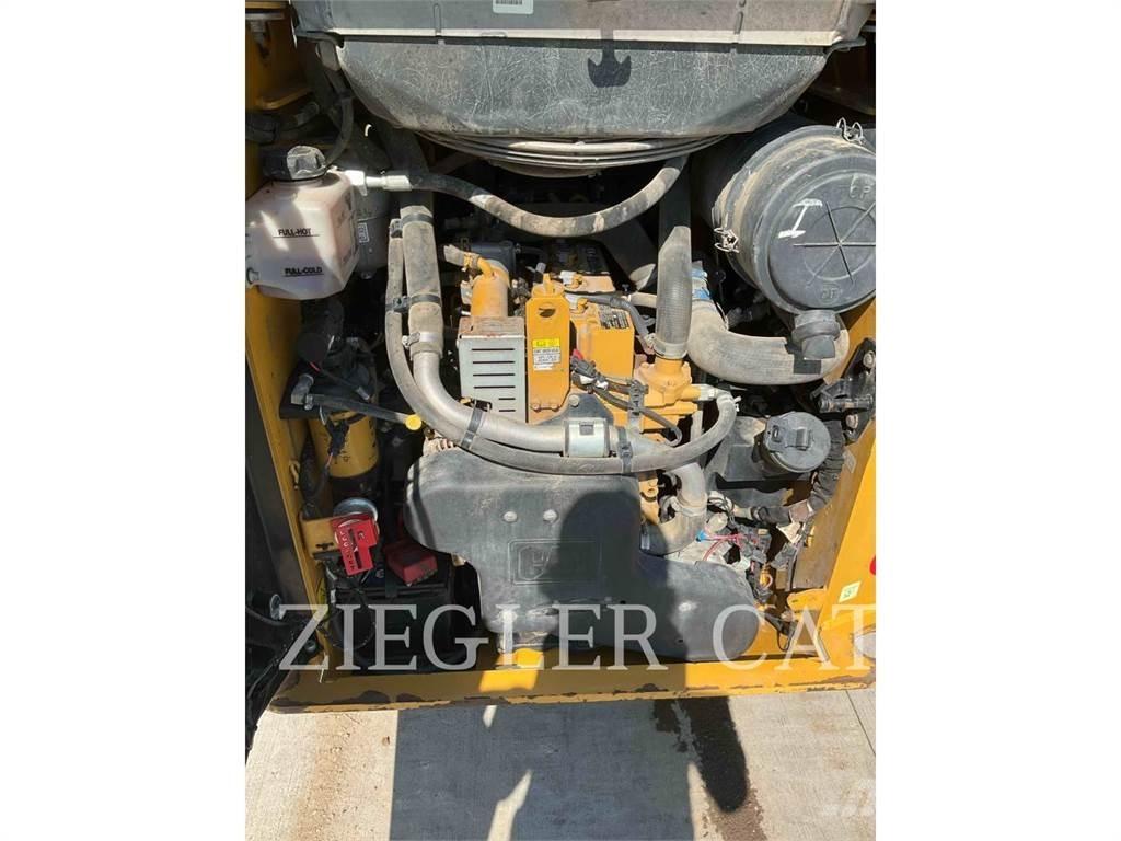 CAT 259D3 Beltelastere