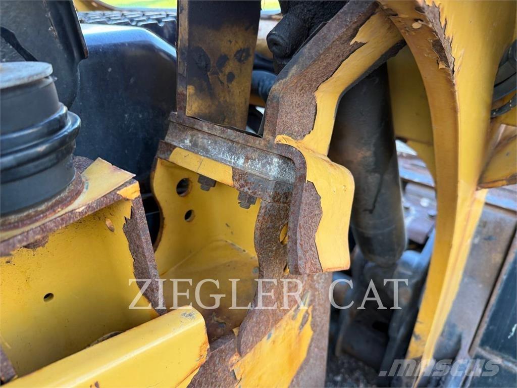 CAT 259D3 Beltelastere