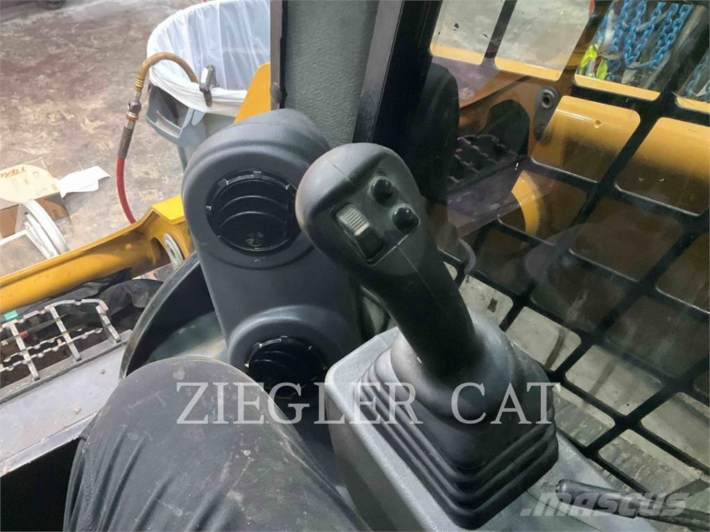 CAT 259D3 Beltelastere