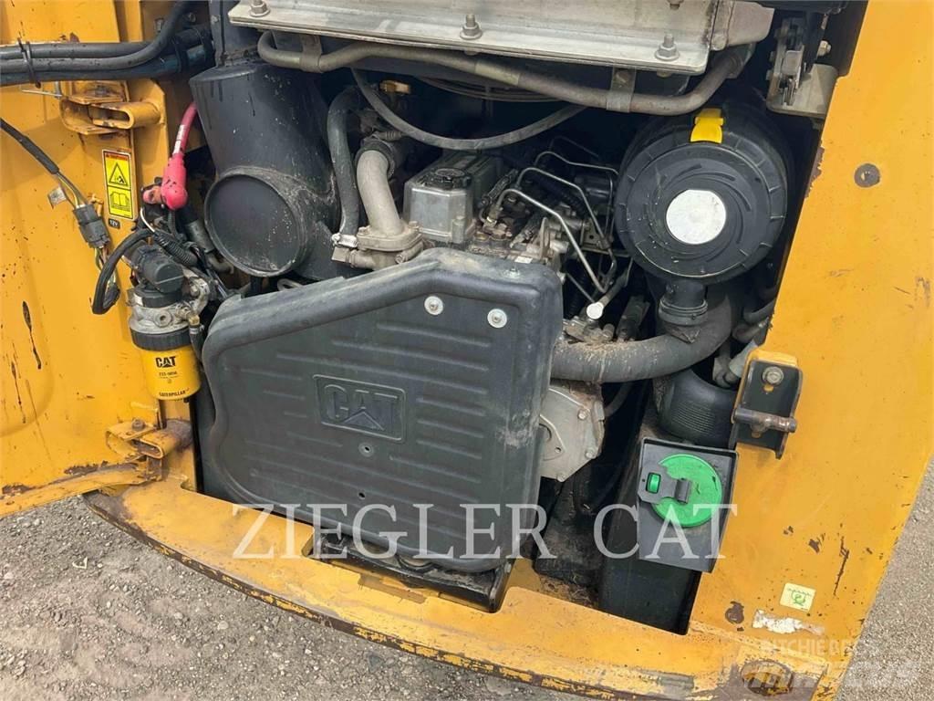 CAT 262C Kompaktlastere