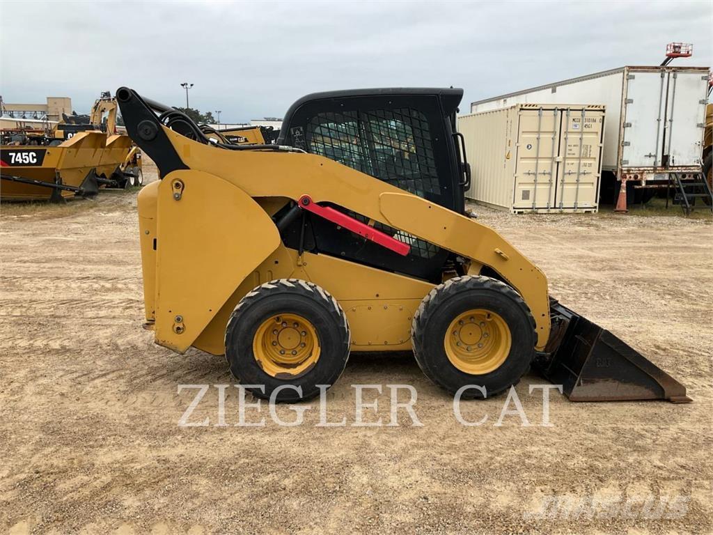 CAT 262C Kompaktlastere