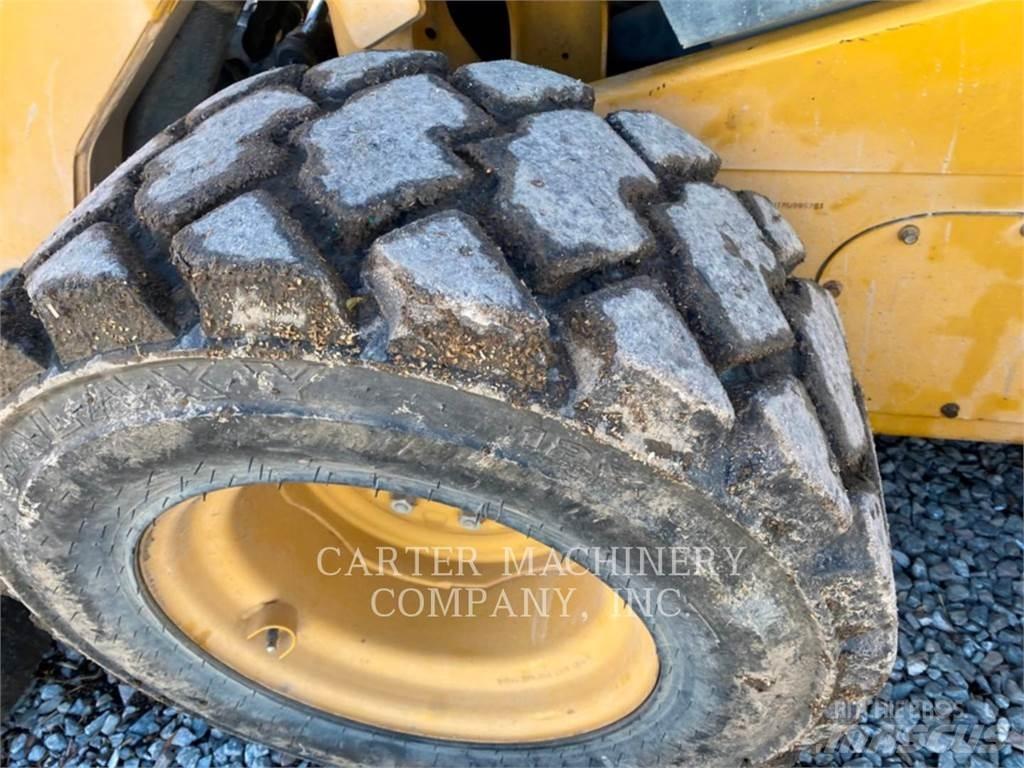 CAT 262C2 Kompaktlastere