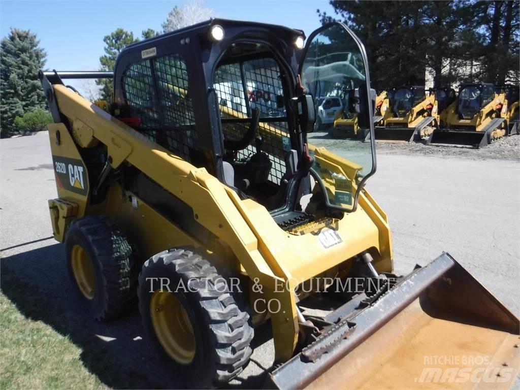 CAT 262D Kompaktlastere