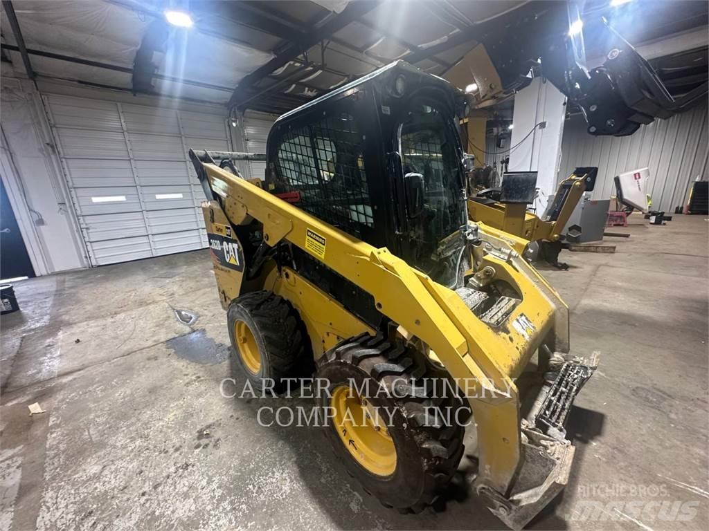 CAT 262D Kompaktlastere