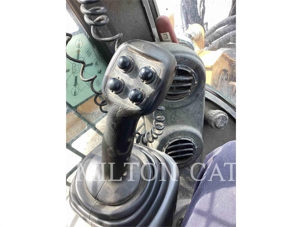 CAT 272D Kompaktlastere