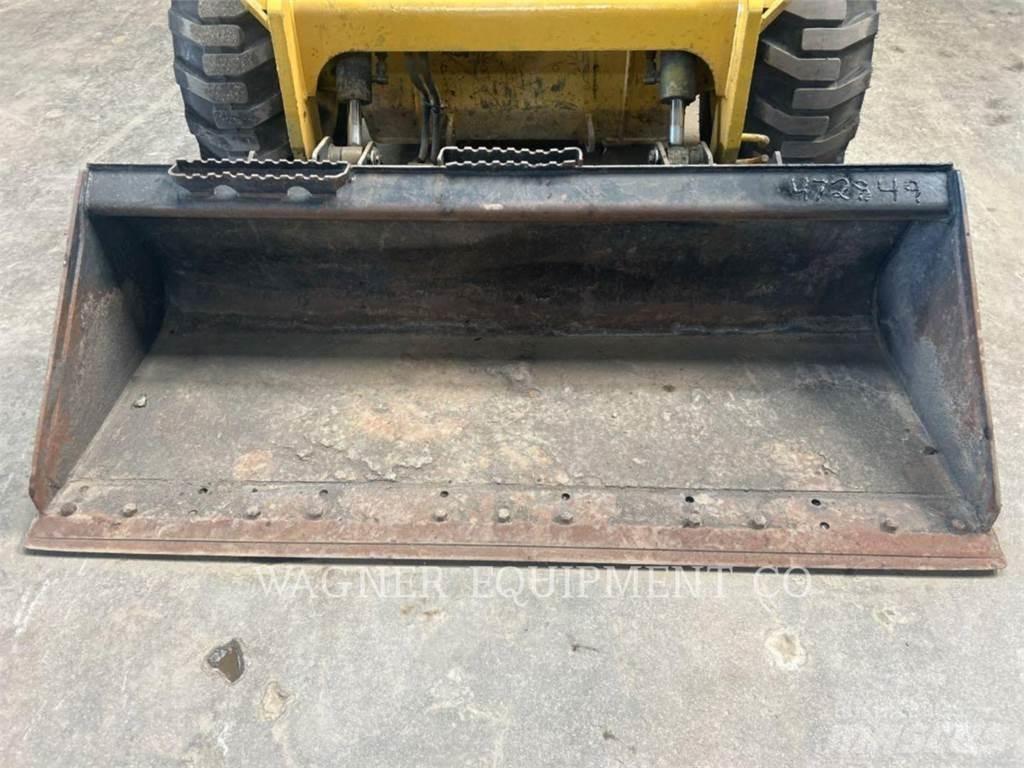 CAT 272D2 Kompaktlastere