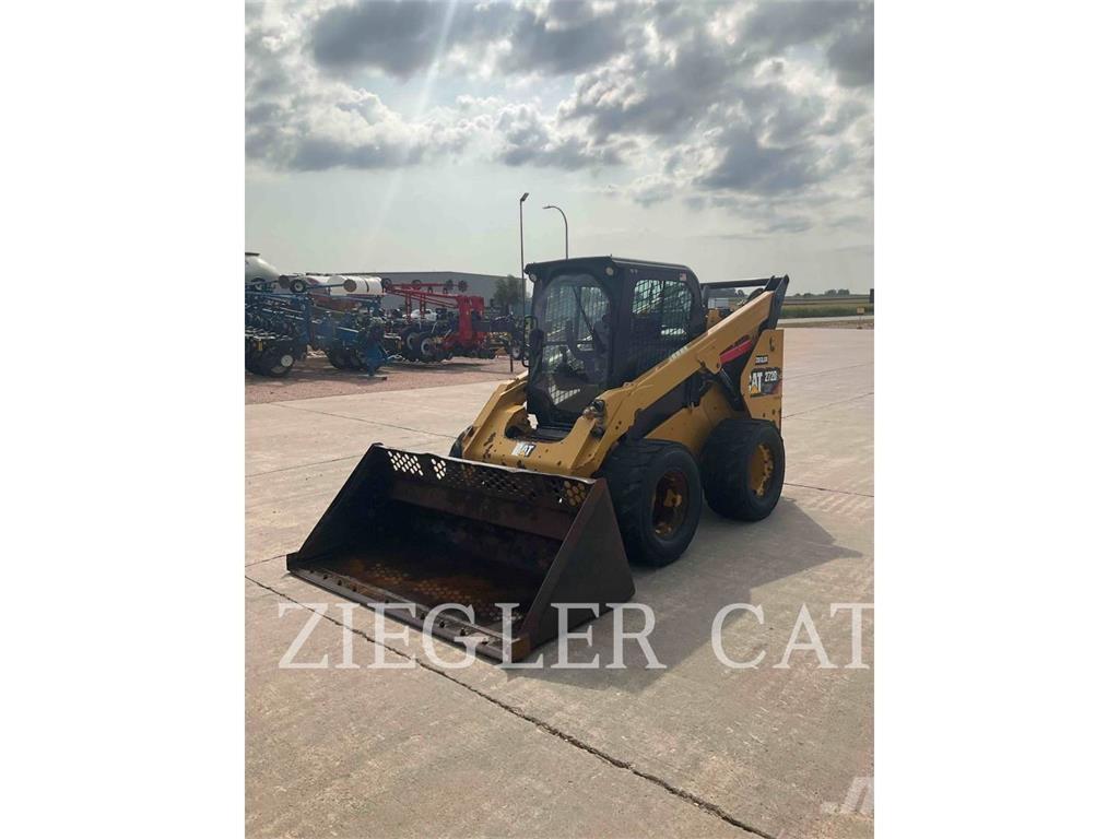 CAT 272D2 Kompaktlastere