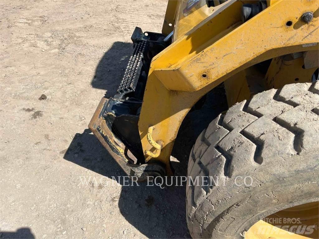 CAT 272D3 Kompaktlastere