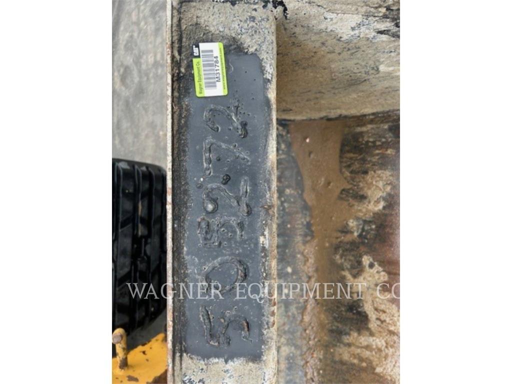 CAT 299D2 Beltelastere