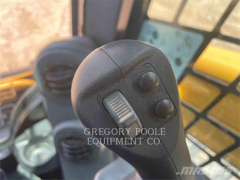 CAT 299D3 Beltelastere
