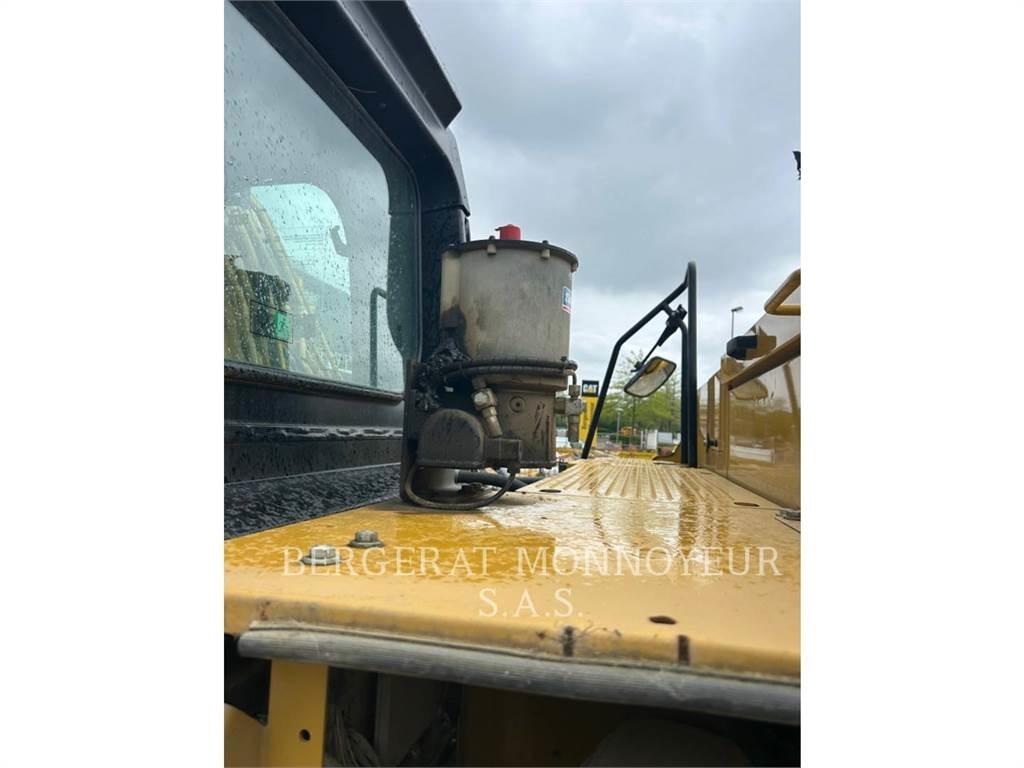 CAT 320 Beltegraver