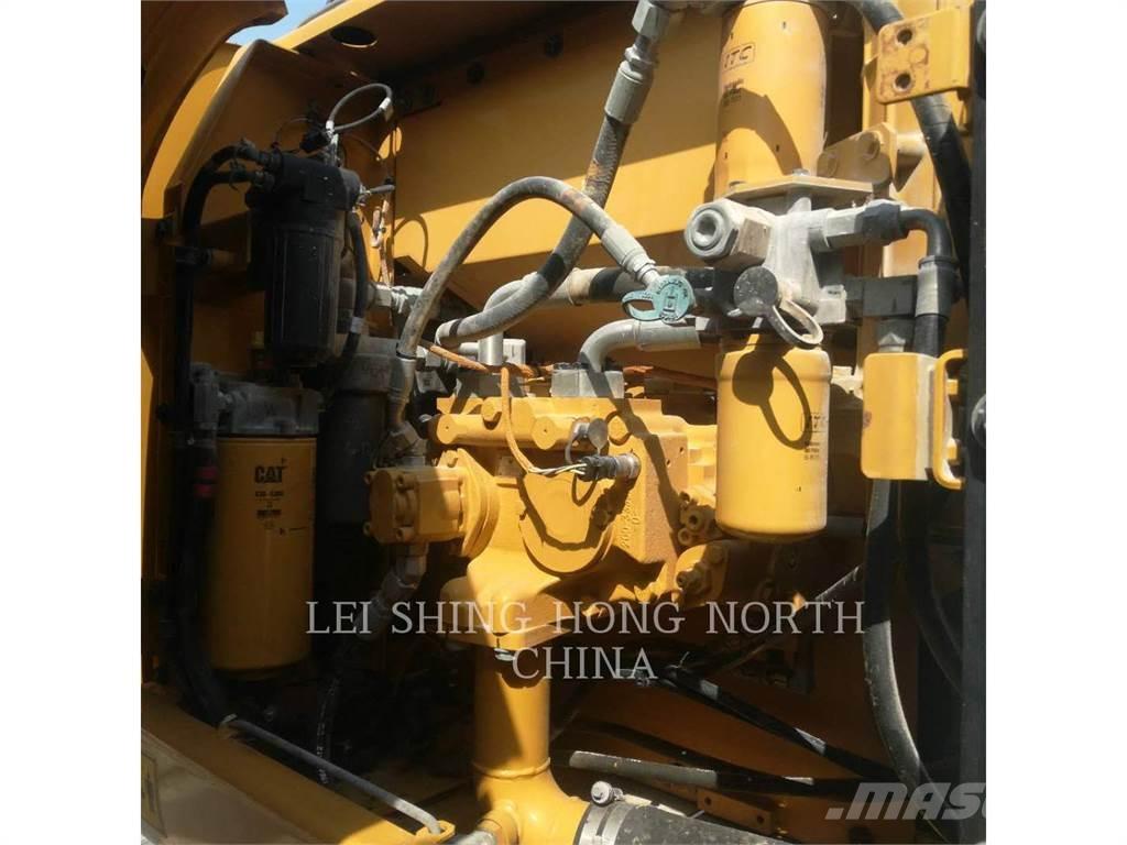 CAT 320D2 Beltegraver