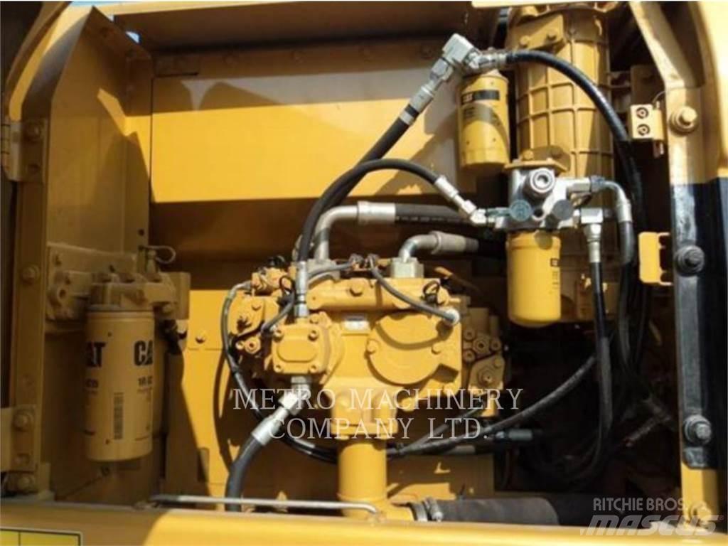 CAT 320DGC Beltegraver