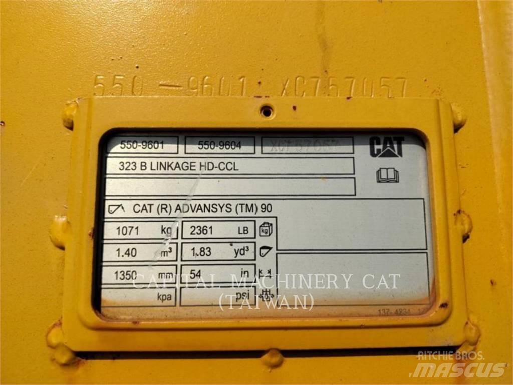 CAT 323 Skuffer