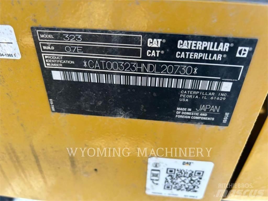 CAT 323 Beltegraver