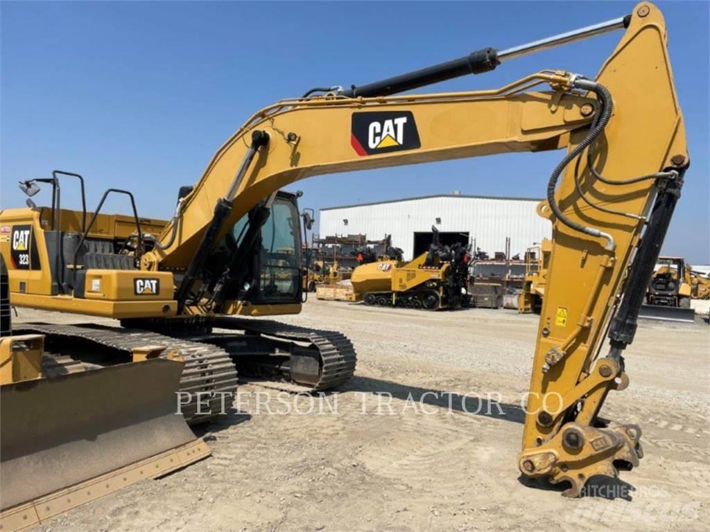 CAT 323 Beltegraver