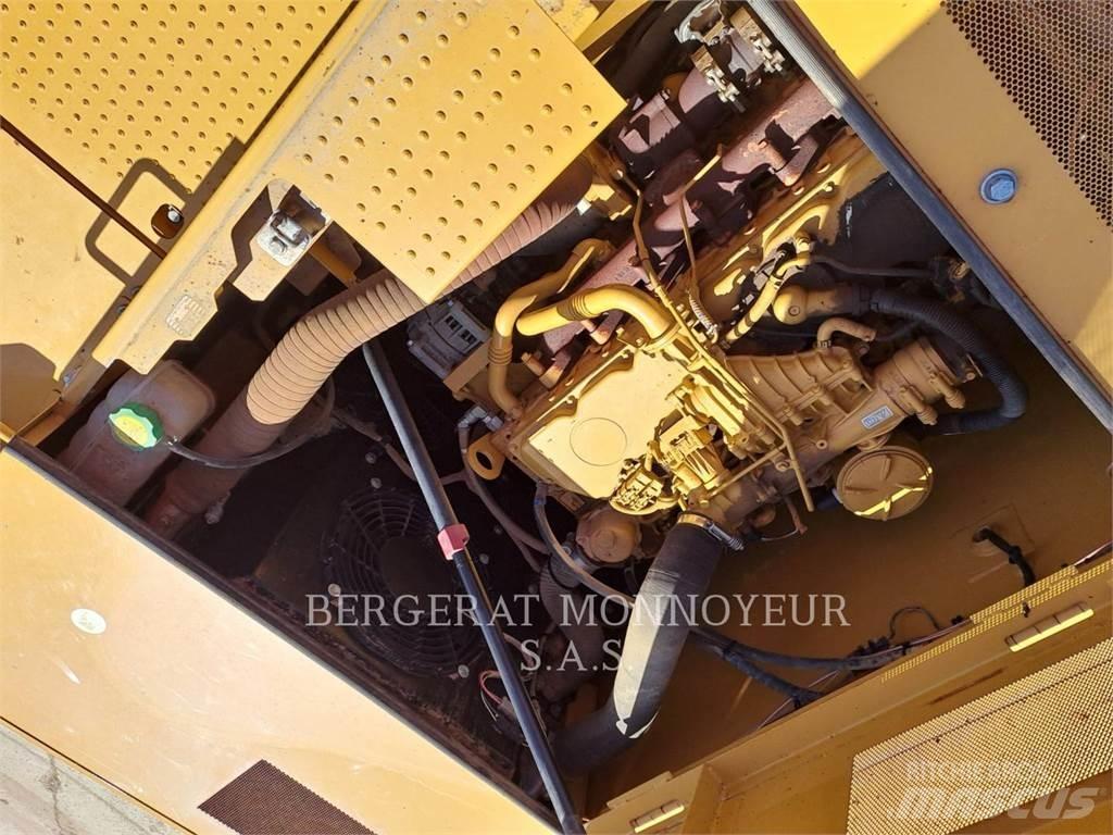 CAT 323 Beltegraver