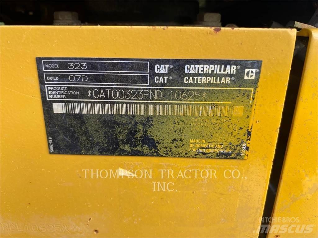 CAT 323 Beltegraver