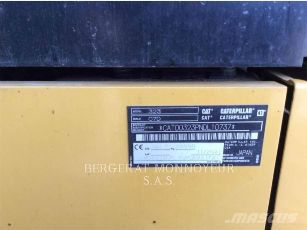 CAT 323 Beltegraver