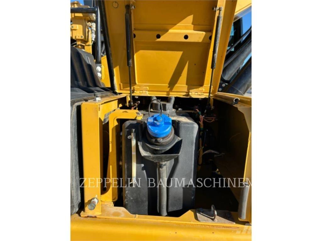 CAT 323-07B Beltegraver