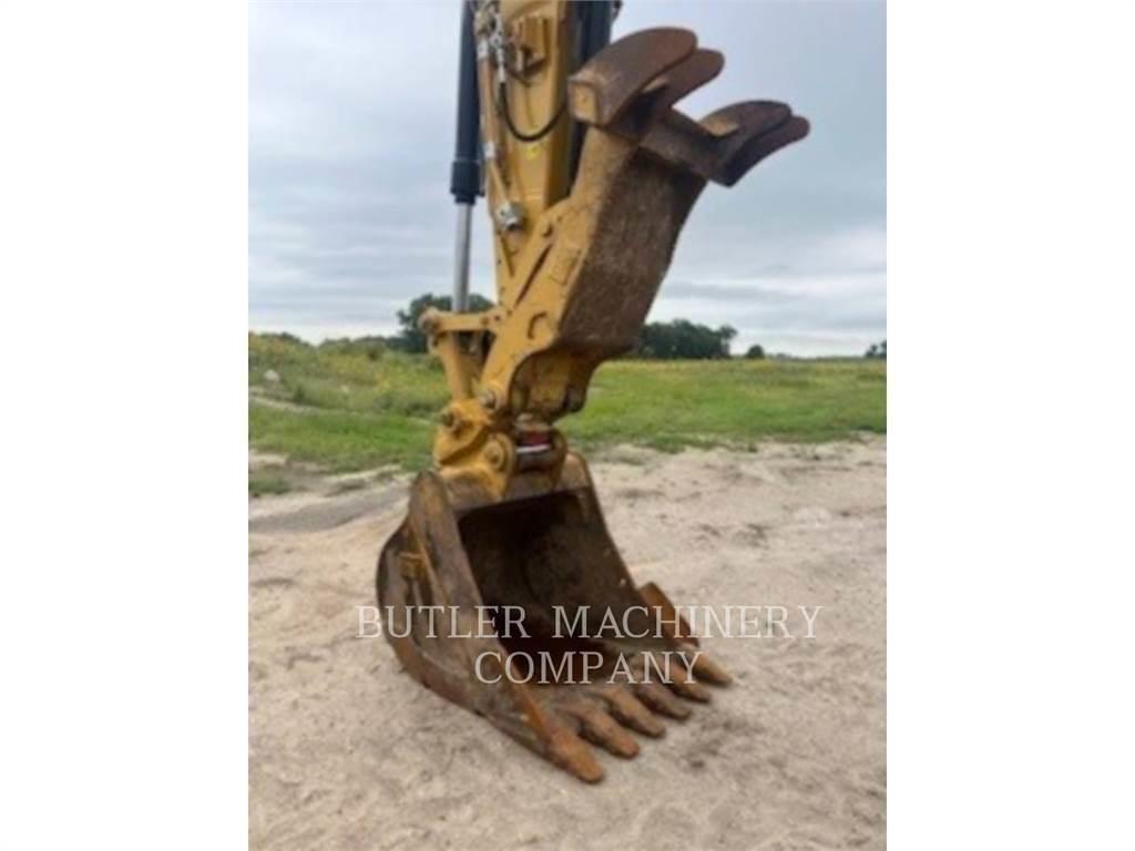 CAT 323-07D Beltegraver