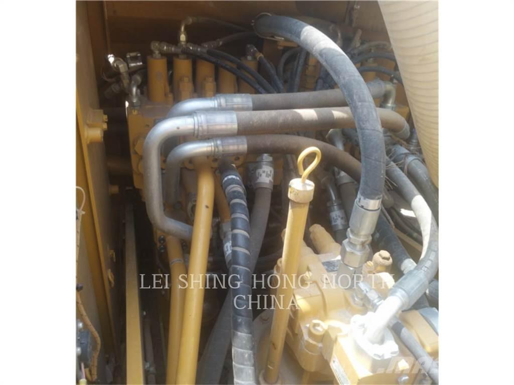 CAT 323D2L Beltegraver