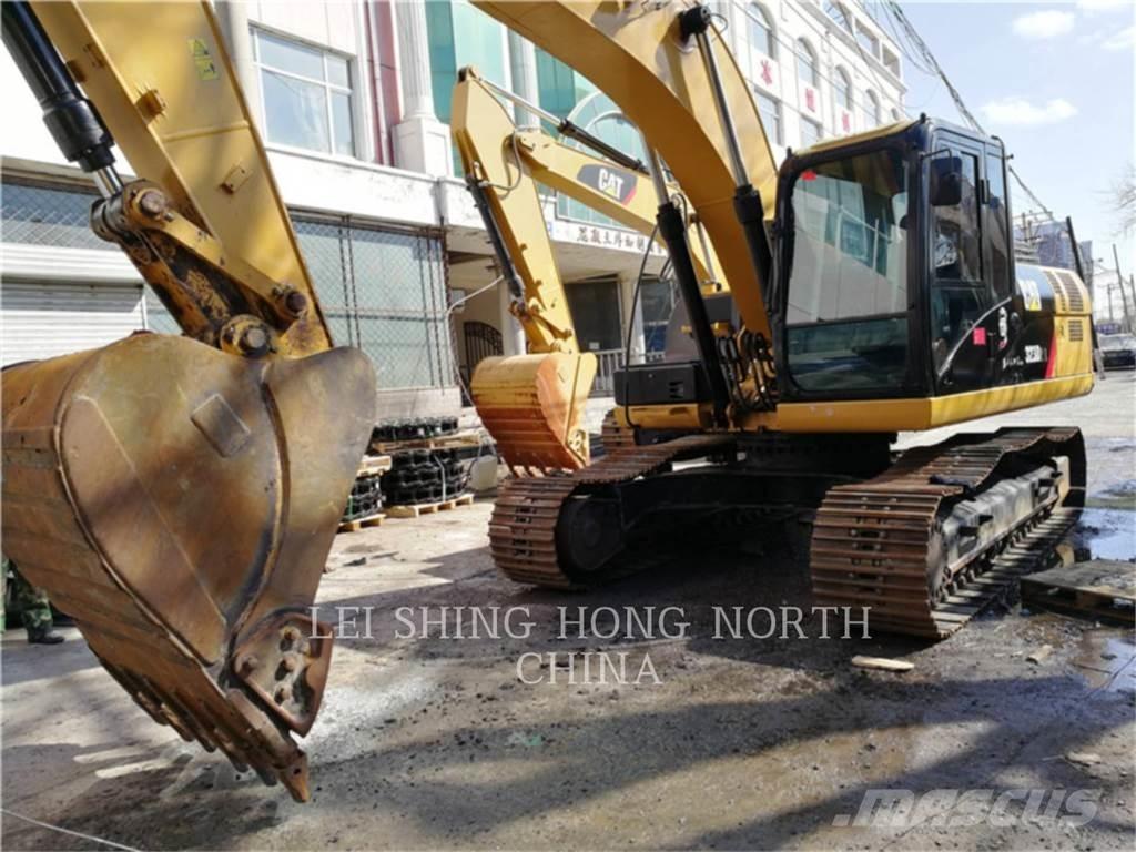 CAT 323D2L Beltegraver