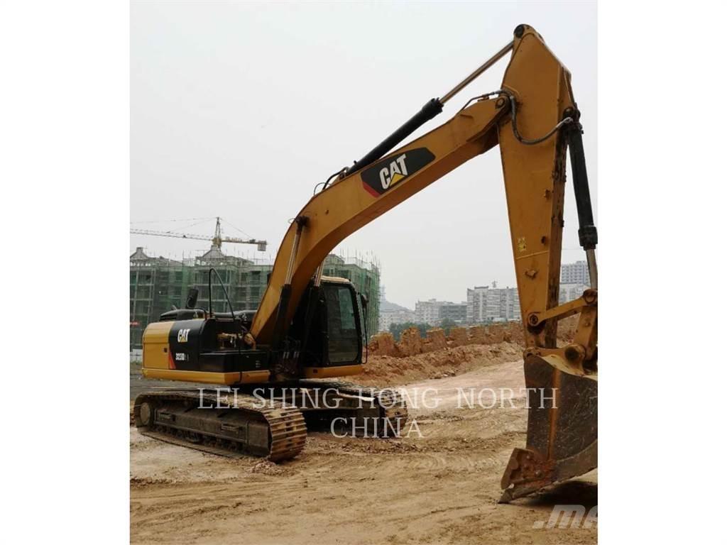 CAT 323D2L Beltegraver