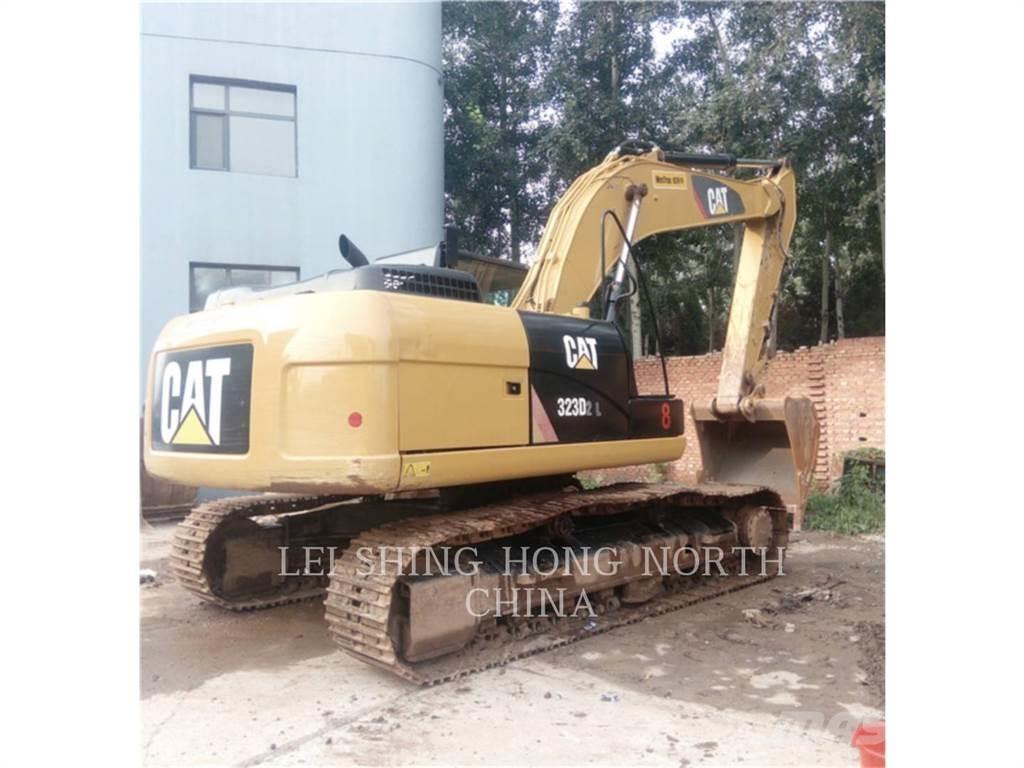 CAT 323D2L Beltegraver