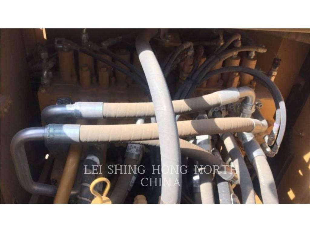 CAT 323D2L Beltegraver