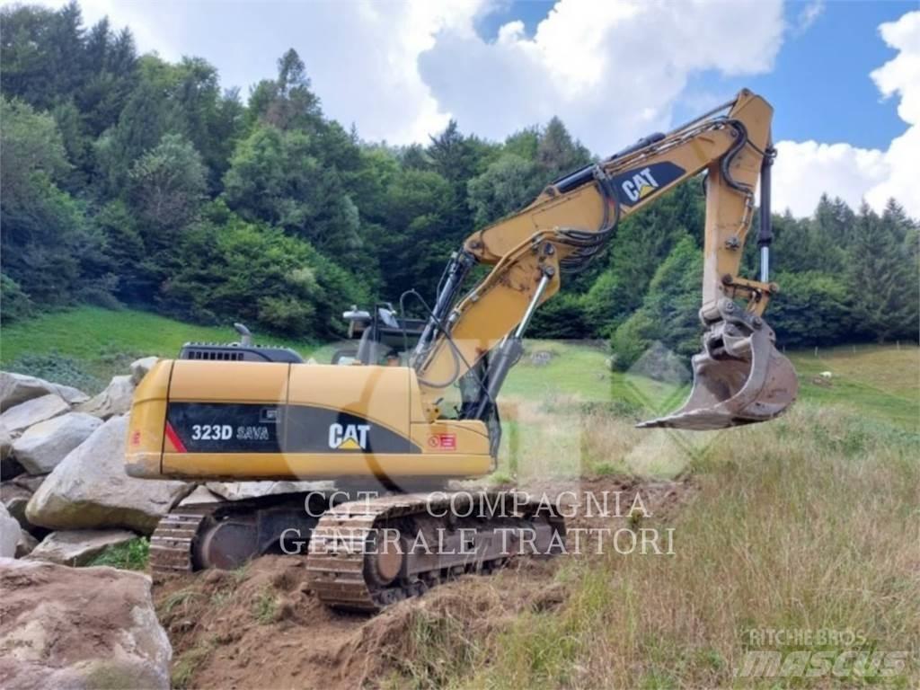 CAT 323DSA Beltegraver