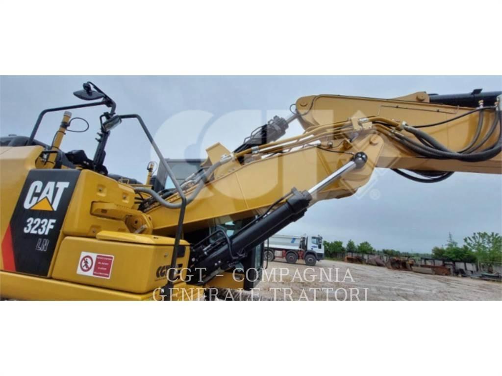 CAT 323F Beltegraver