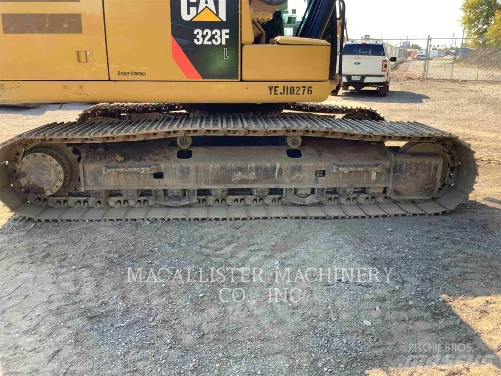 CAT 323FL Beltegraver