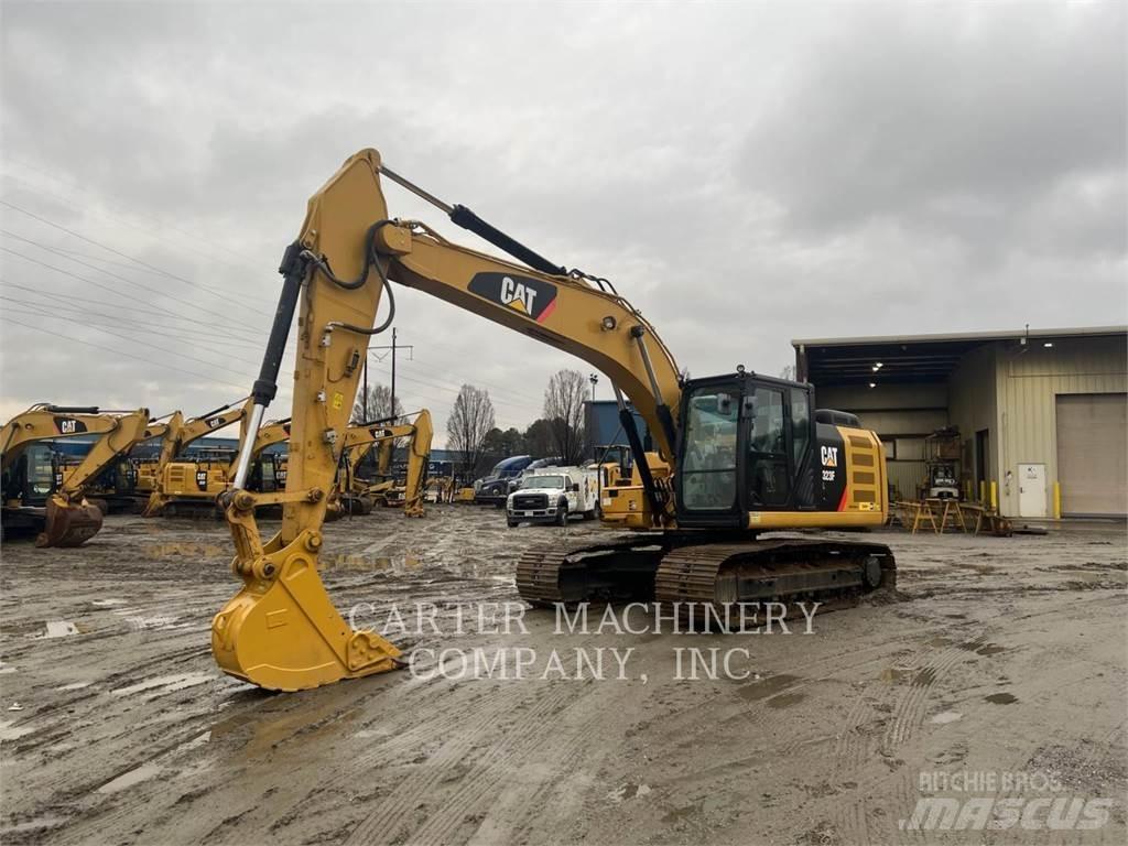CAT 323FL Beltegraver