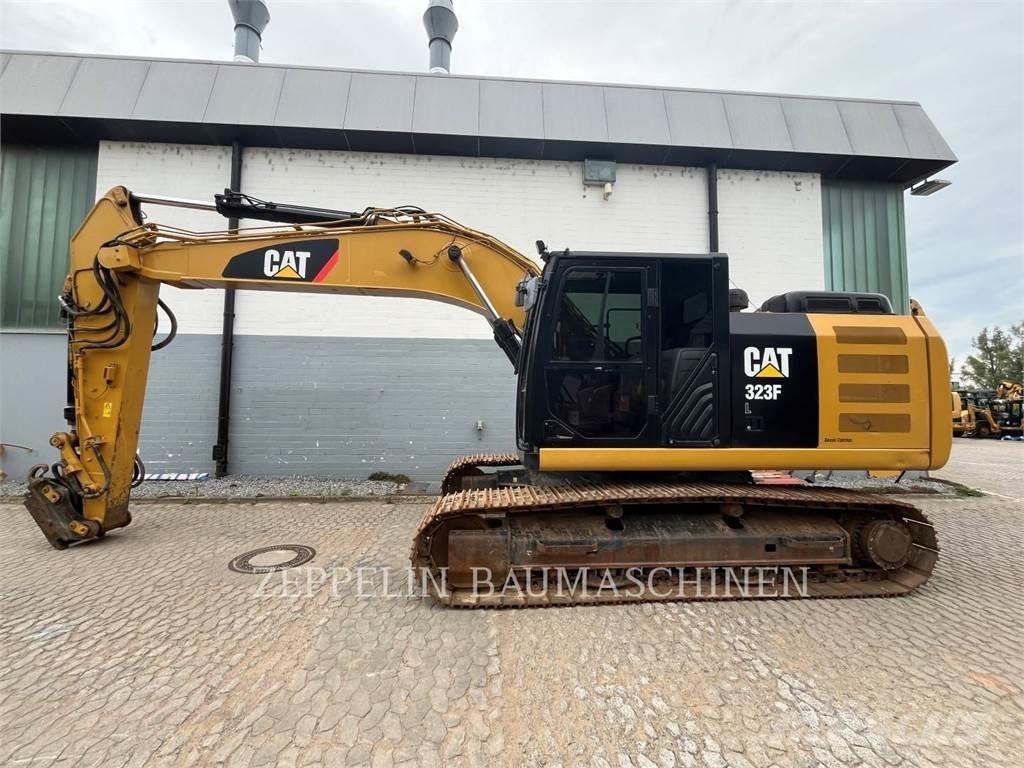 CAT 323FL Beltegraver