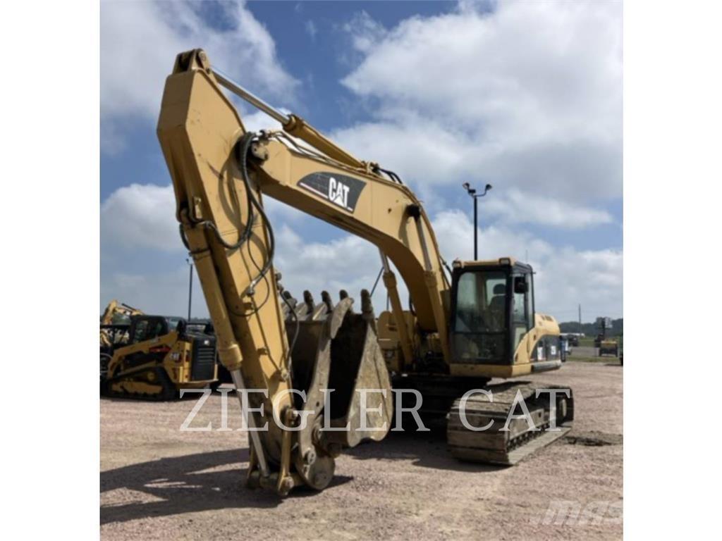 CAT 325D Beltegraver