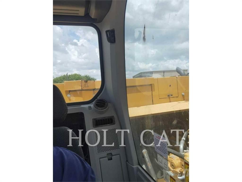 CAT 326 LRF Beltegraver