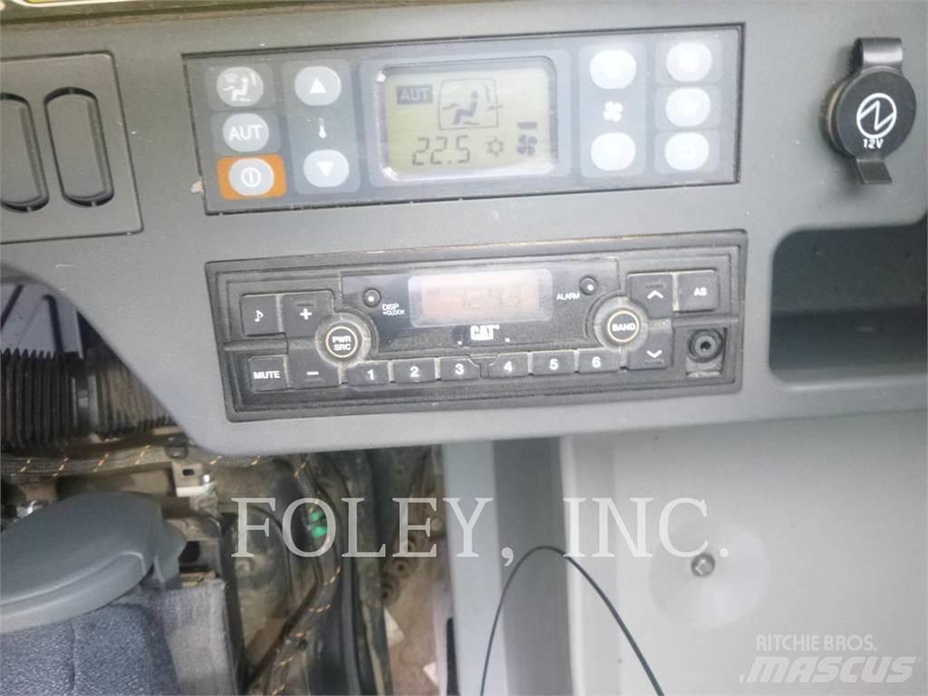 CAT 326FL Beltegraver