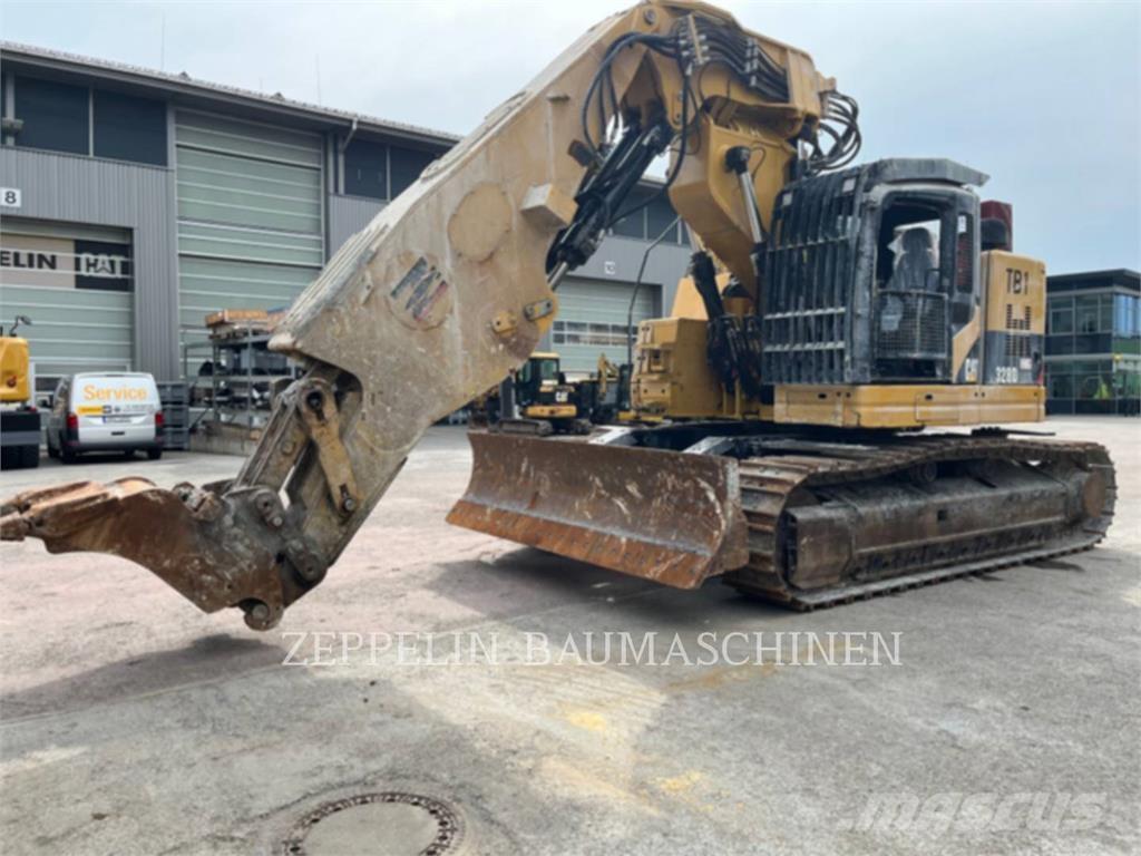 CAT 328DTUNNEL Beltegraver