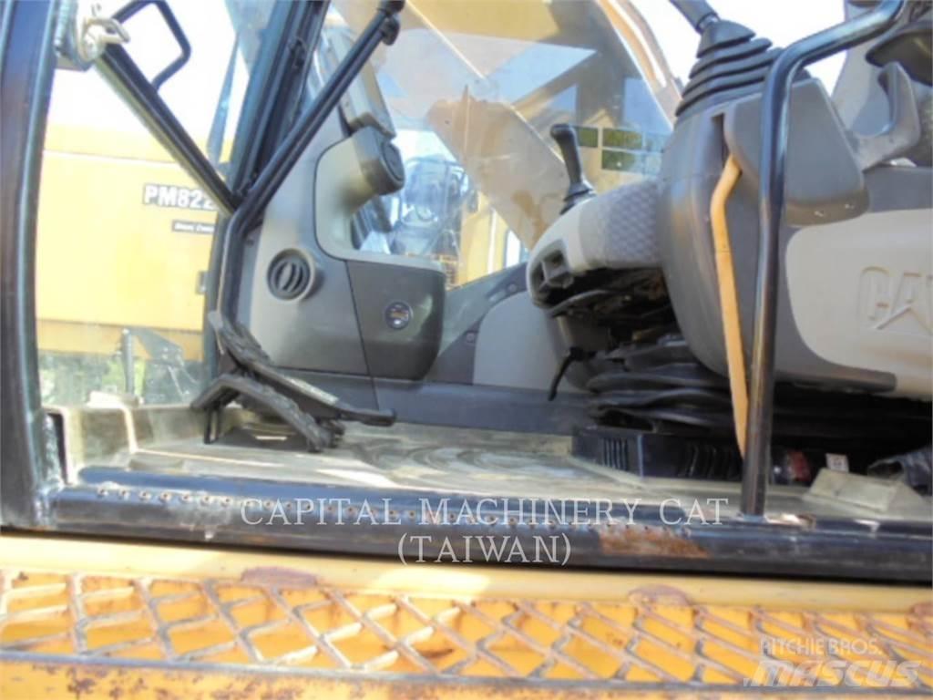 CAT 330D2L Beltegraver