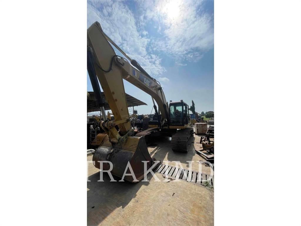 CAT 330D2L Beltegraver